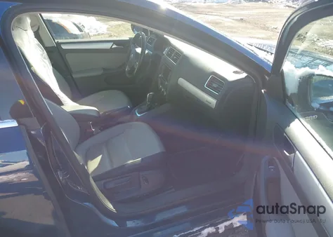 2013 Volkswagen Jetta Hybrid Se from USA, damaged, VIN 3VW637AJ1DM281498